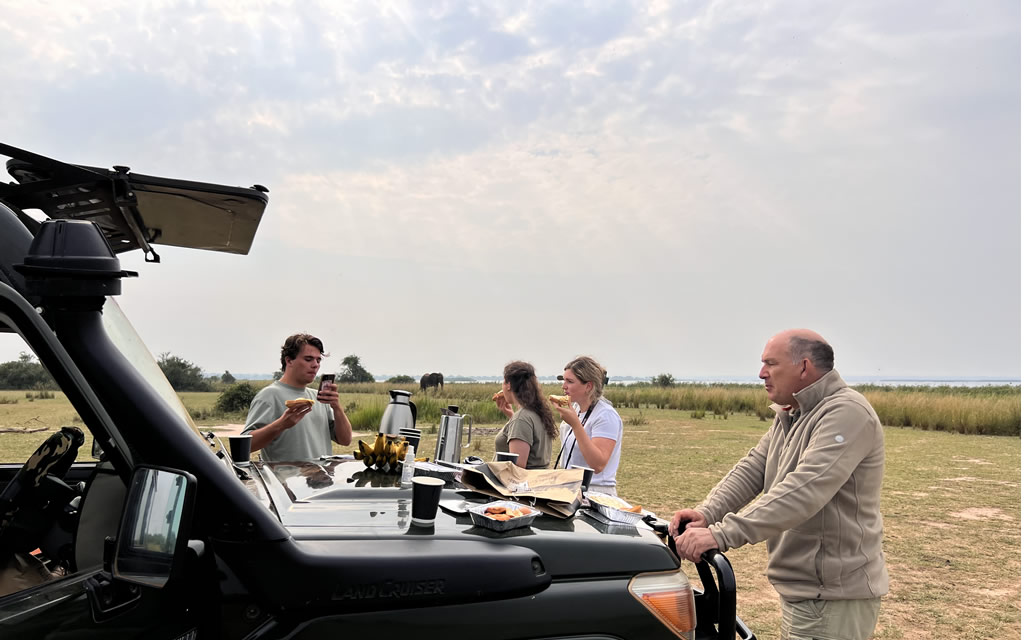 Picnic breakfast during Gorilla Safari in Uganda holiday.